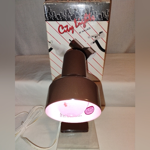 WALLACE CLAMP ON LAMP WITH METAL ENAMEL FINISH LAMP SHADE & CLAMP (NWT/BOX) - Picture 6 of 7